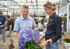 John de Wit, Sales en advies UFO Supplies, samen met Alexandra van Teylingen, communicatie en marketing UFO supplies, bezochten samen ook de Trials en belande zo op de stand van All Plant.